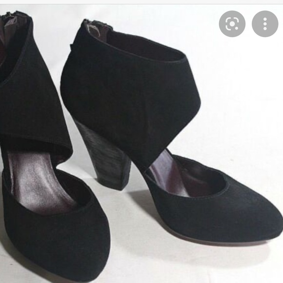 Report Signature Shoes - Report signature pumps sz 9.5